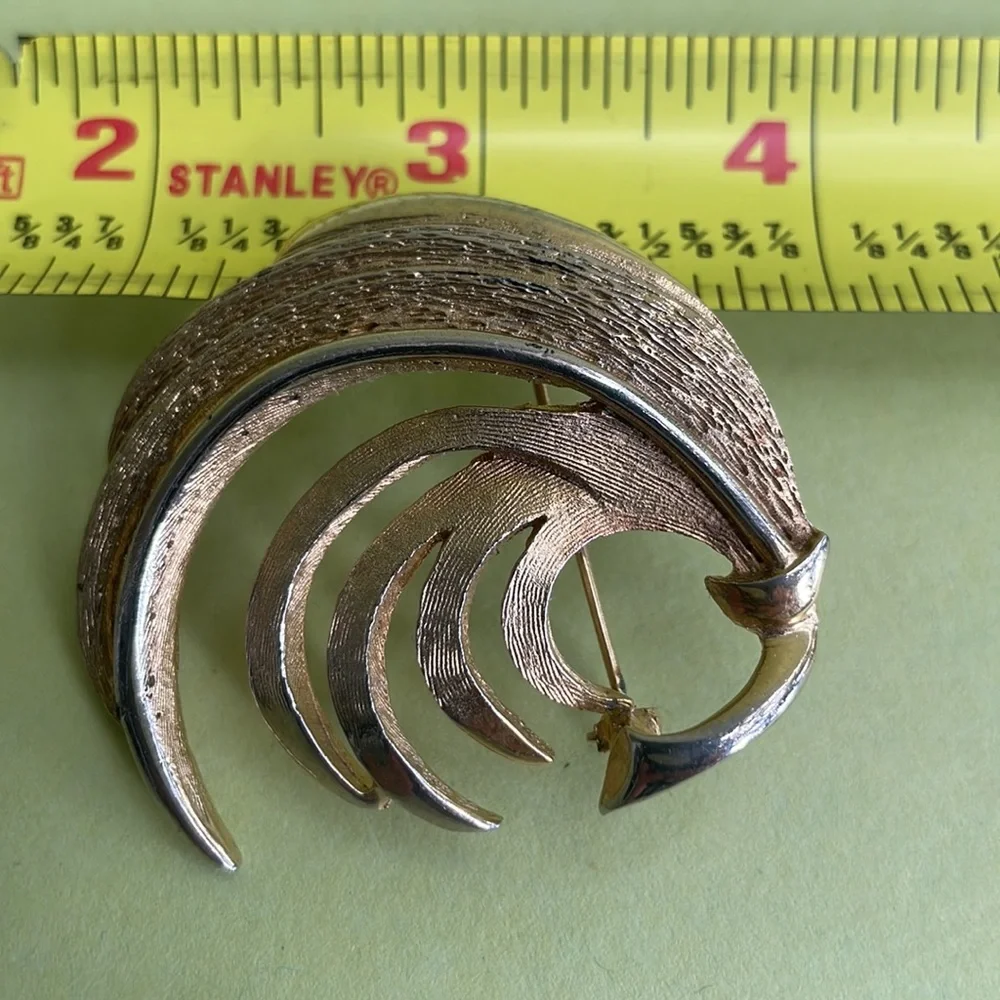 Vintage gold metal large brooch